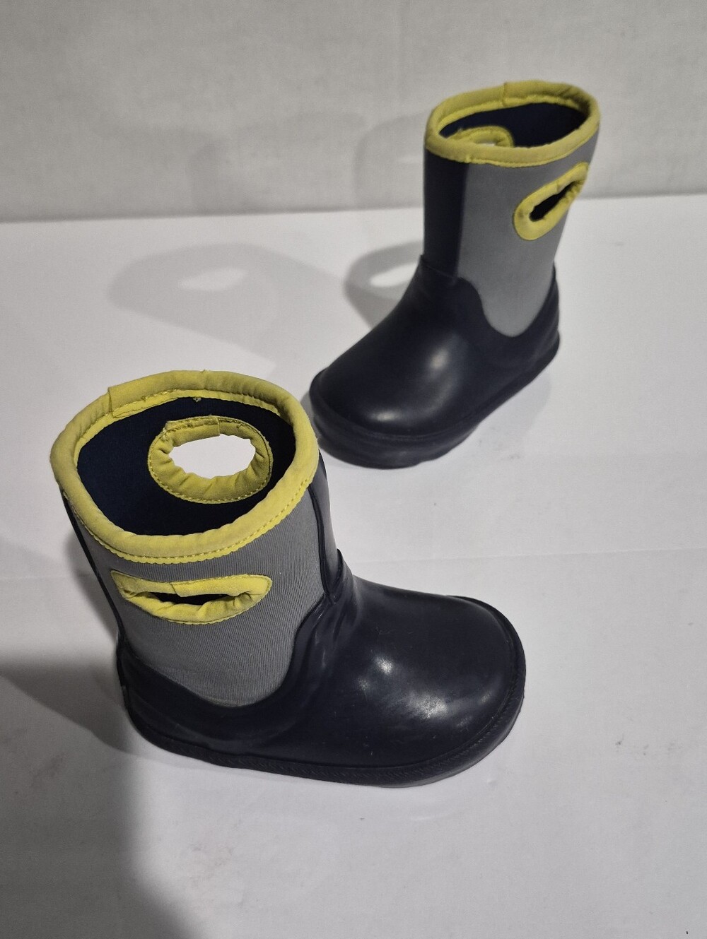 UGG Kids Navy and Yellow Rain Boots - Lightweight Waterproof Booties Size 6